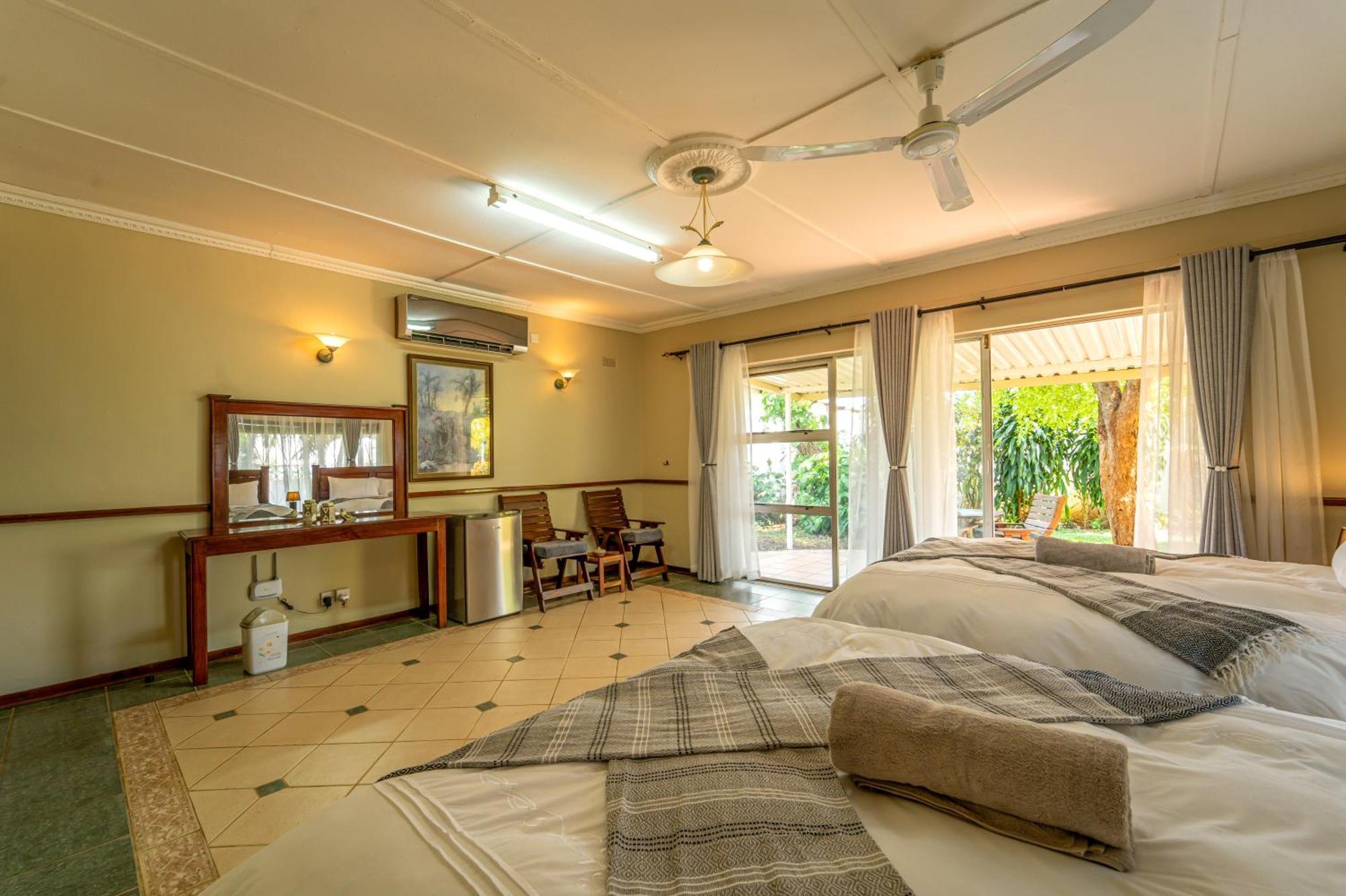 Room In Villa - Zambezi Family Lodge - Elephant Room Вікторія-Фоллс Екстер'єр фото